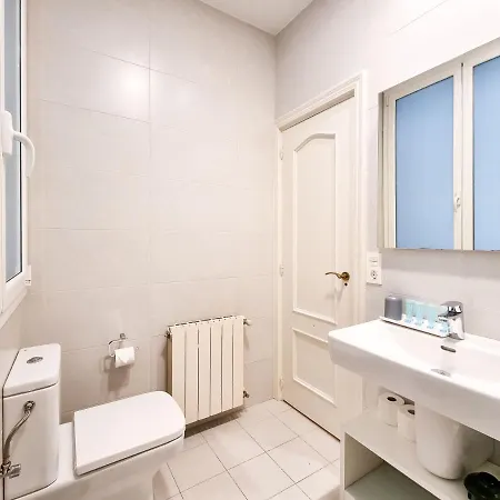 Buen Pastor Cathedral - Iberorent Lägenhet